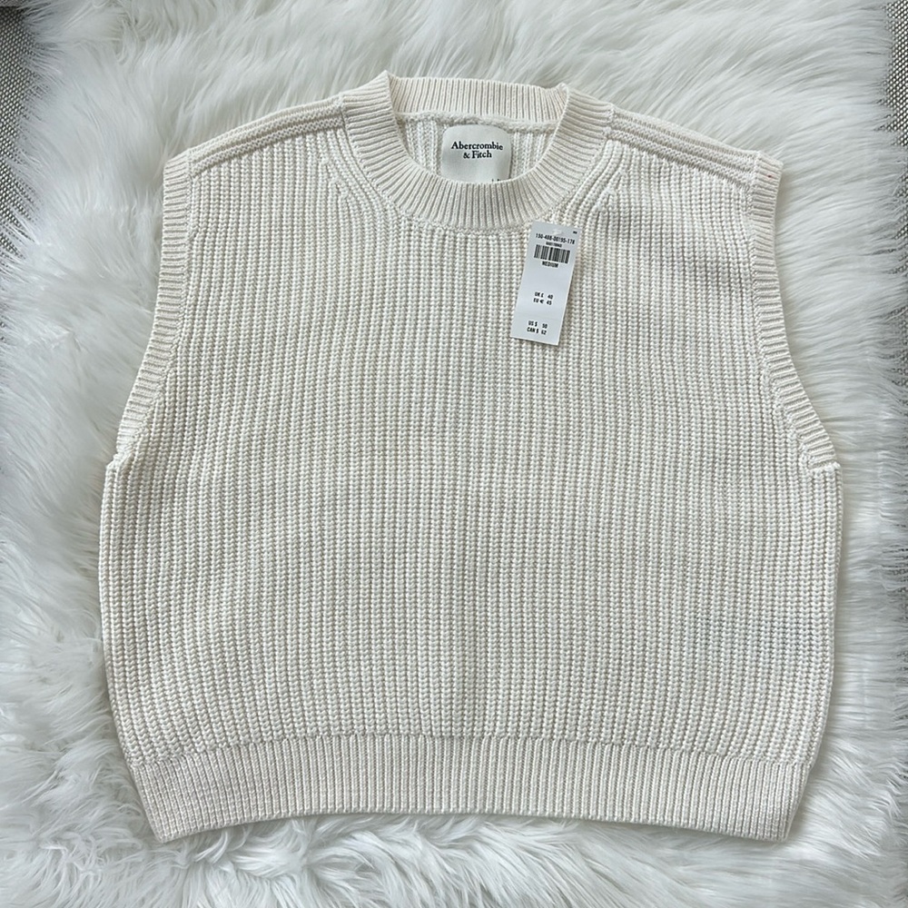 Abercrombie Sleeveless Sweater Ivory NWT Size Medium